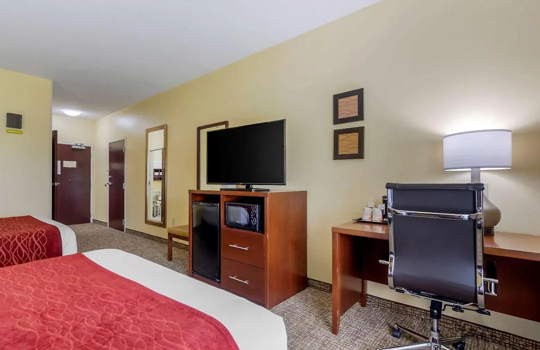 Comfort Inn & Suites Hillsville I-77-1