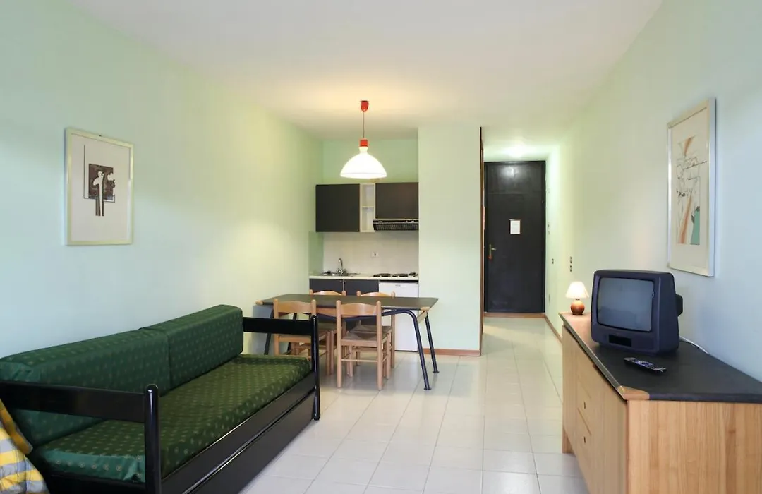 Isa-Studio 3 Beds In Residence With Swimming-Pool Bed And Bath Linen Included-1