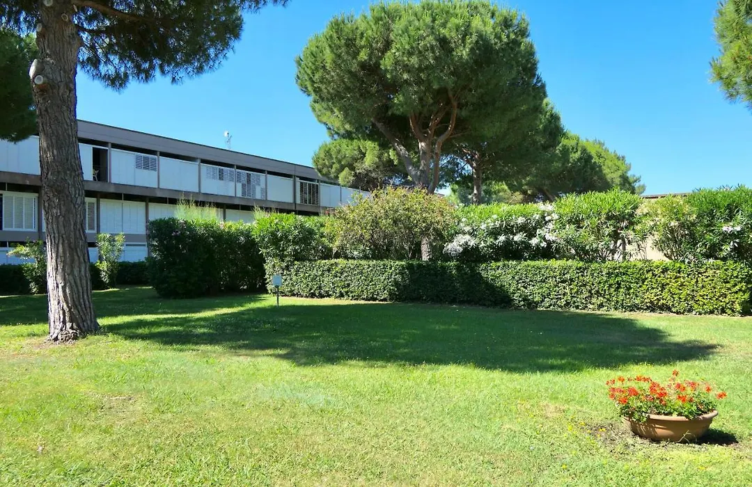 Apartment 3 Beds In Residence With Swimming-Pool Bed And Bath Linen Included-1