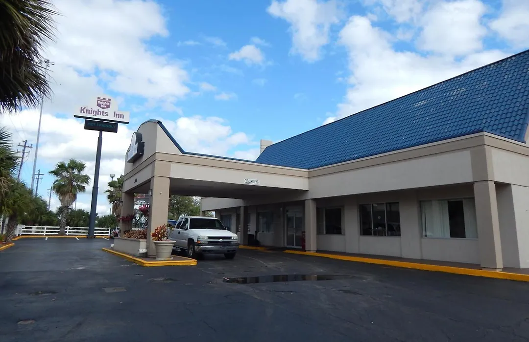 Knights Inn - Plant City-1