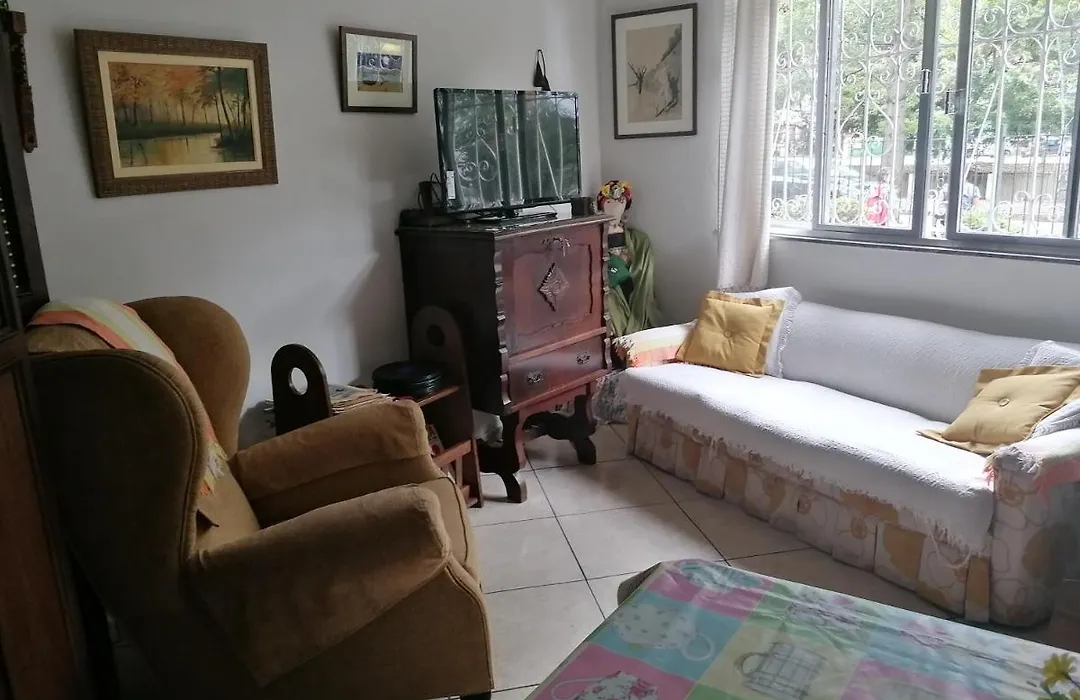Friburgo Inn - Quarto Em Apartamento Compartilhado No Centro De Friburgo-1
