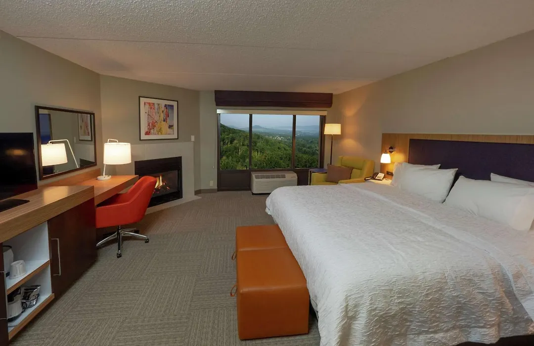 Hampton Inn Hazleton-1