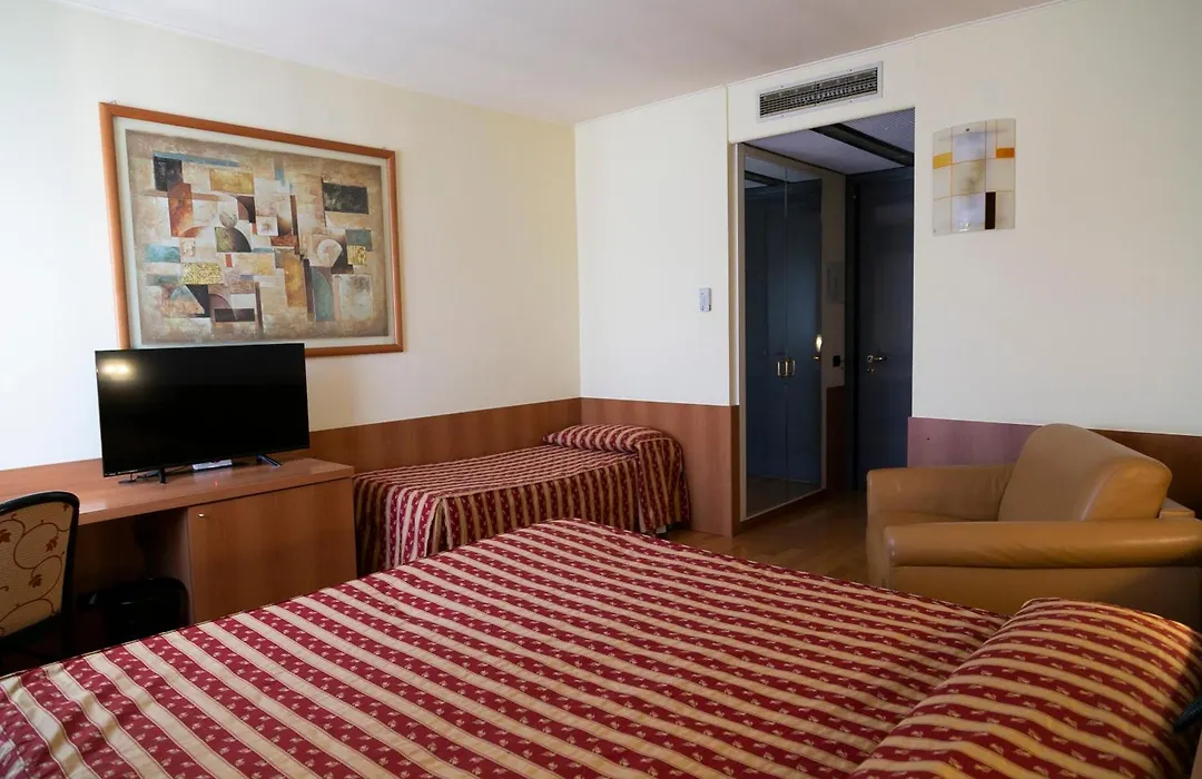 Melas Hotel-1