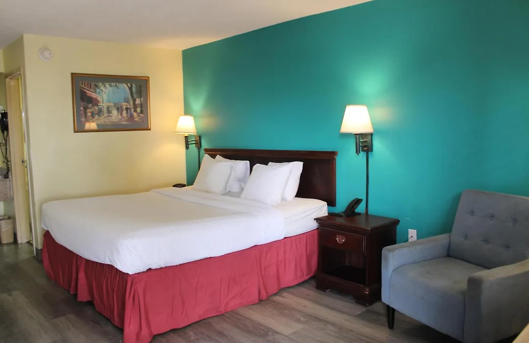 Days Inn By Wyndham Marianna-1