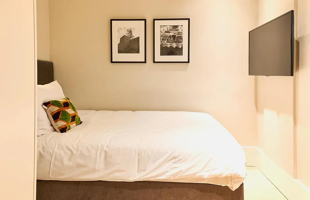Hotel FRANQ-1