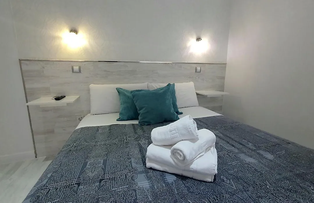 Hostal Met Madrid-1