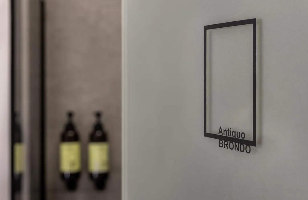 Antiguo Brondo Selfcheck-In Smart Rooms-1