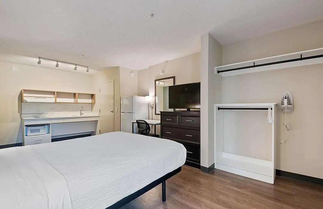 Extended Stay America Suites - Miami - Airport - Blue Lagoon-1