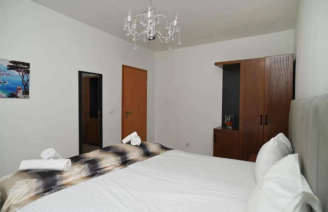 Ferienwohnung & Aparts By Kispet Hotel-1
