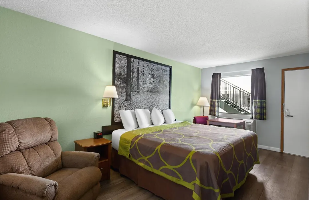 Super 8 By Wyndham Branson - Shepherd Of The Hills Exwy-1