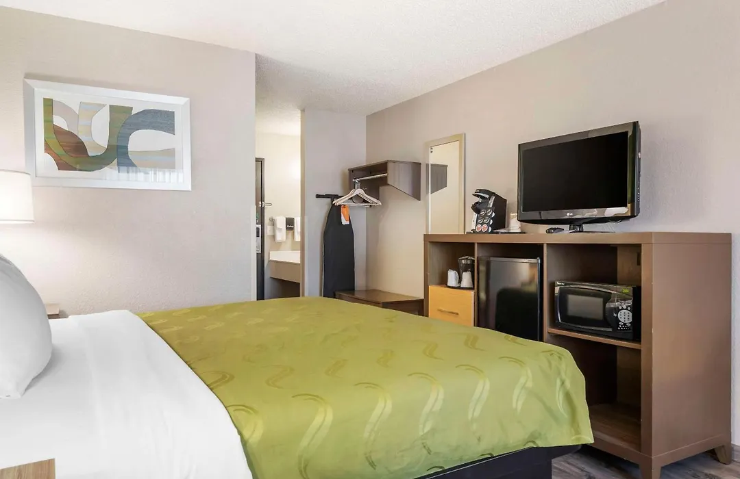 Quality Inn & Suites Delaware South-1