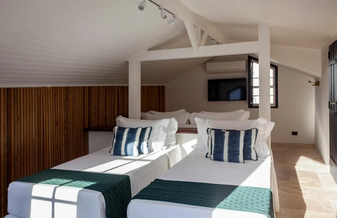 Sandi Hotel-1