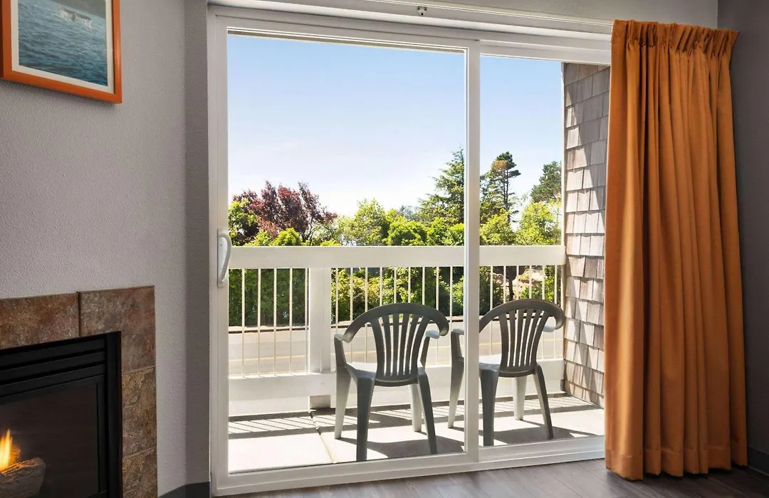 Travelodge By Wyndham Depoe Bay-1