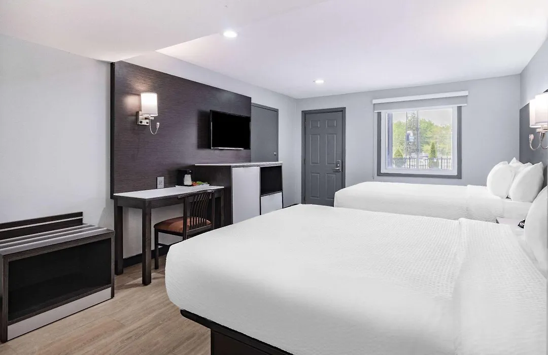 Days Inn & Suites By Wyndham Niagara Falls/Buffalo-1