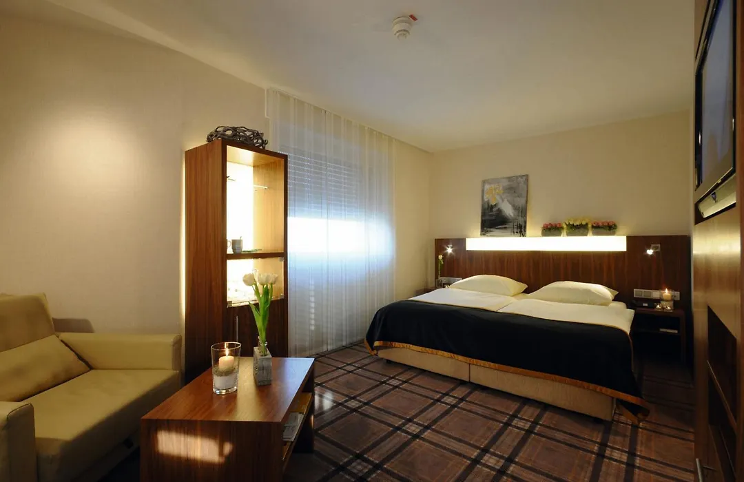 Parkhotel Oberhausen-1
