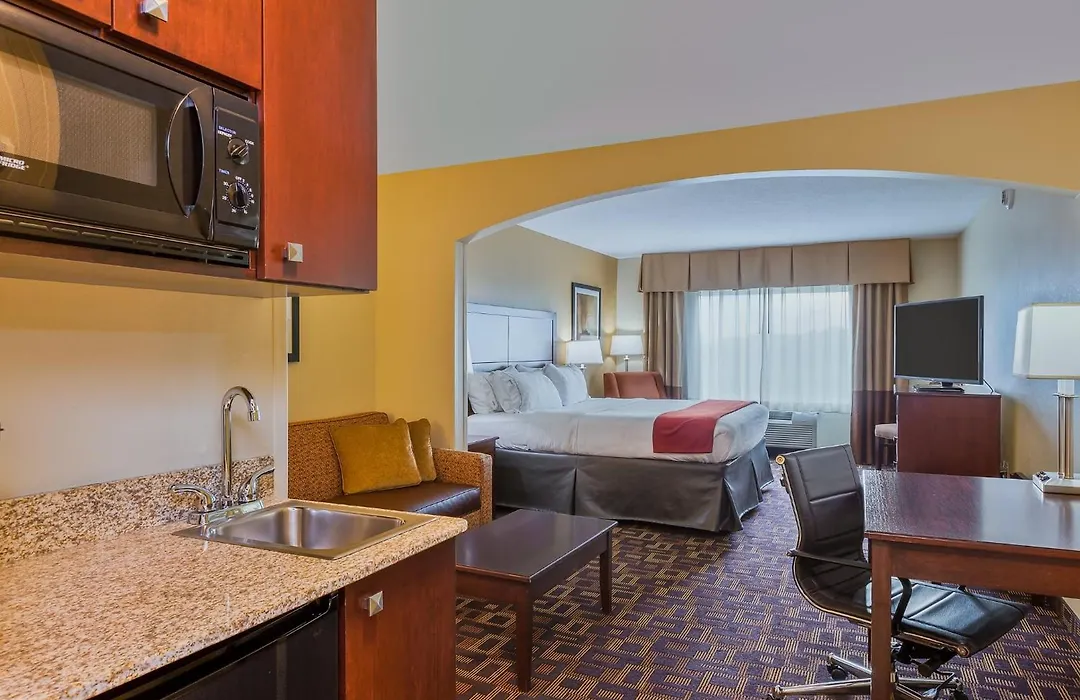 Holiday Inn Express Hotel & Suites Salina By Ihg-1