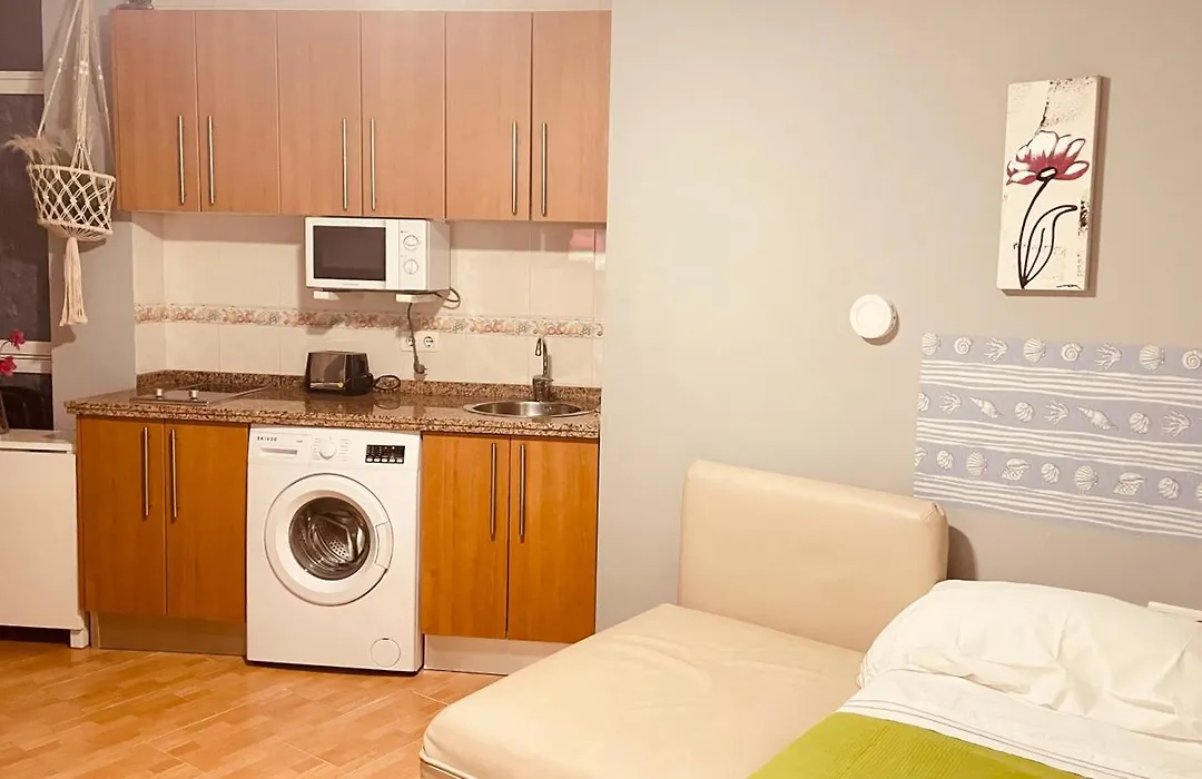 Benalmadena ,apartamento-Estudio primera Línea de Playa-1