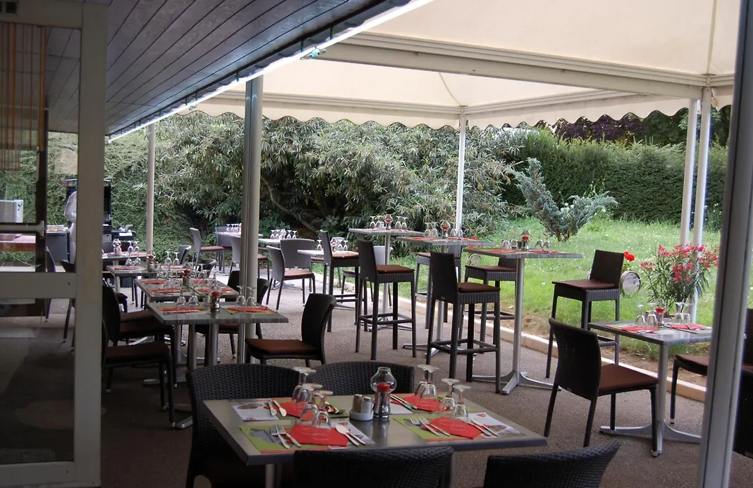 Logis Hotel Lons-le-Saunier - Restaurant Le Grill-1