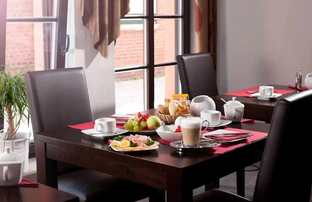 Hotel-Pension Am Schwanenteich-1