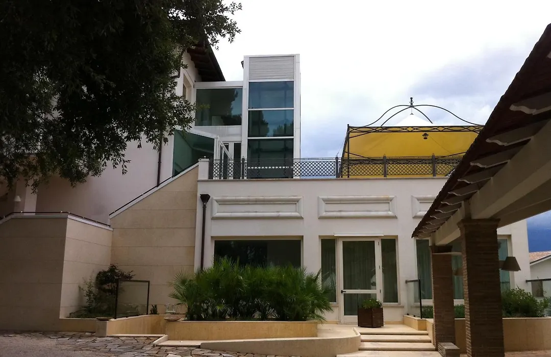 Hotel Villa Alessandra-1