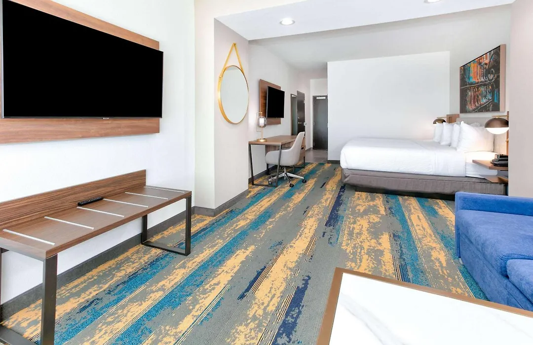 La Quinta Inn & Suites By Wyndham Terrell-1