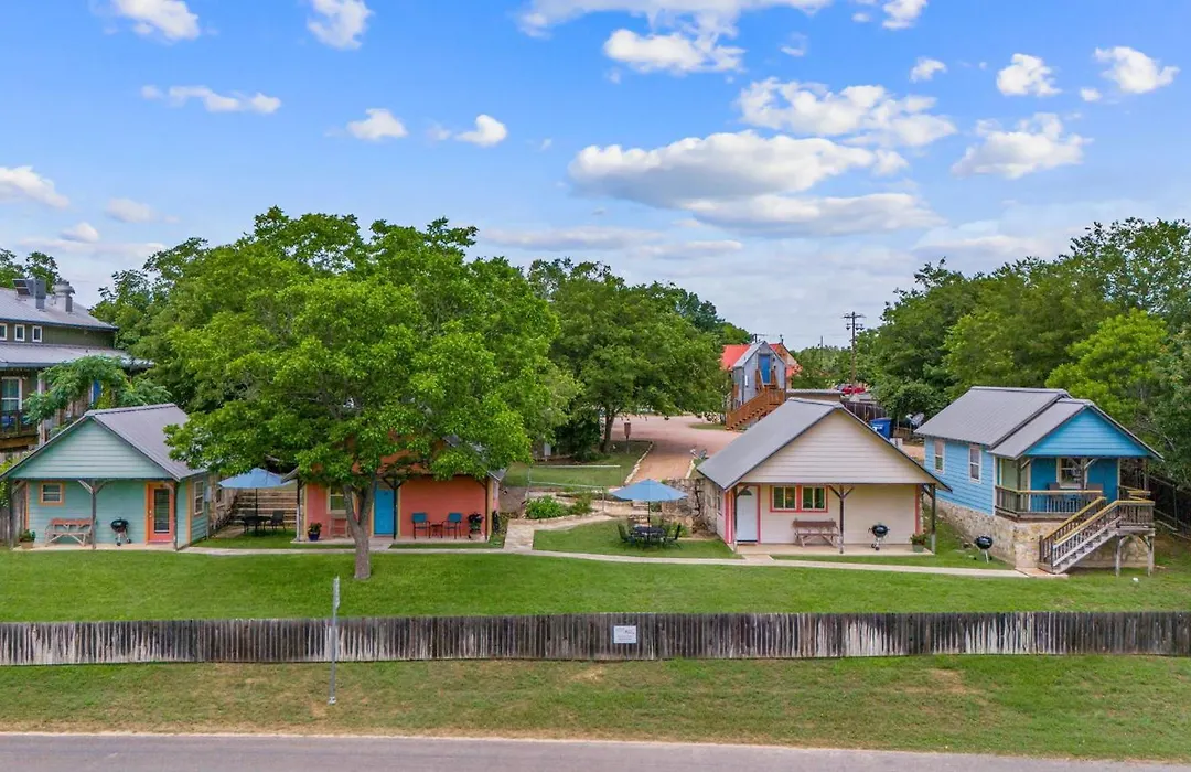 Blanco Riverside Cottages-1