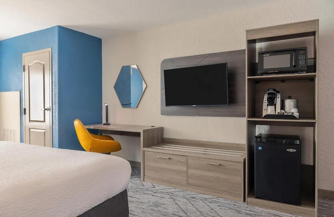 Holiday Inn Express & Suites Kansas City Airport By Ihg-1
