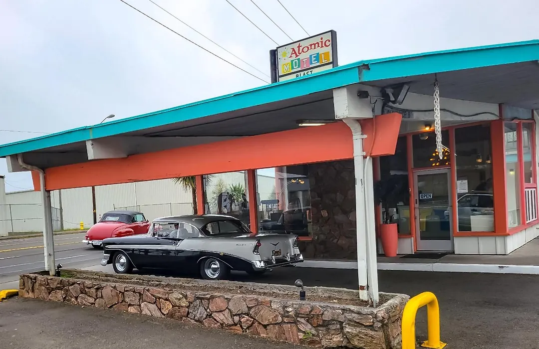 Atomic Motel-1