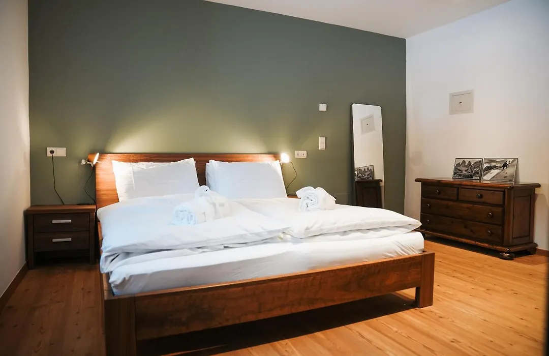 Hotel Dolomitenhof & Chalet Alte Post-1