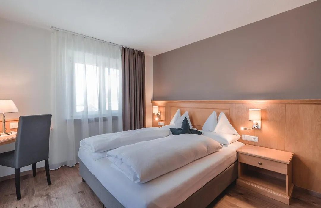 Hotel Reischach-1