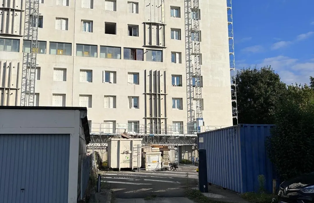 Merig'Home Chambre Bd Climatisee Dans Maison Avec Piscine Au Calme En Ville, Sdb & Toilettes Prives-1