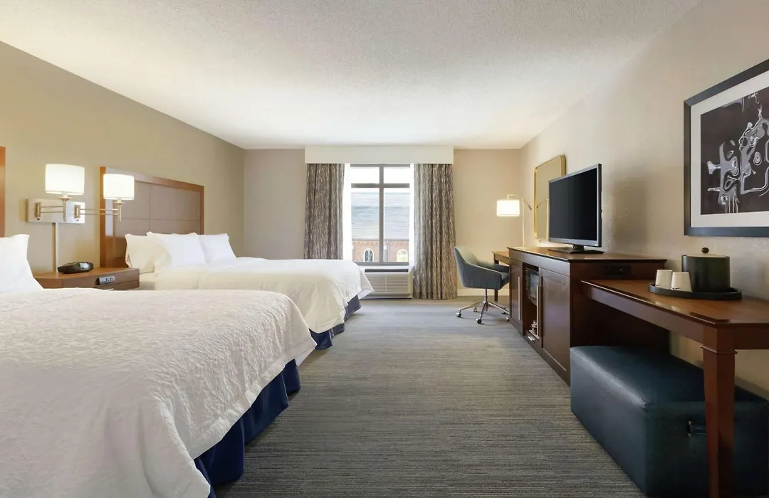 Hampton Inn & Suites Nashville-Downtown-1