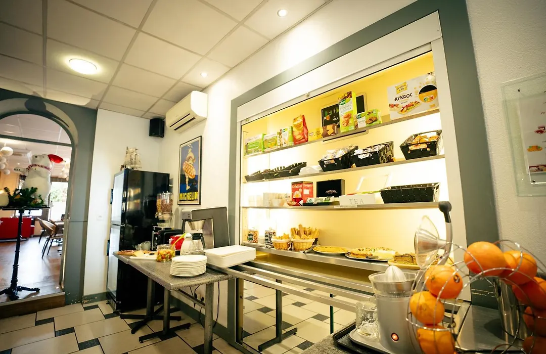 Hotel les Commercants-1