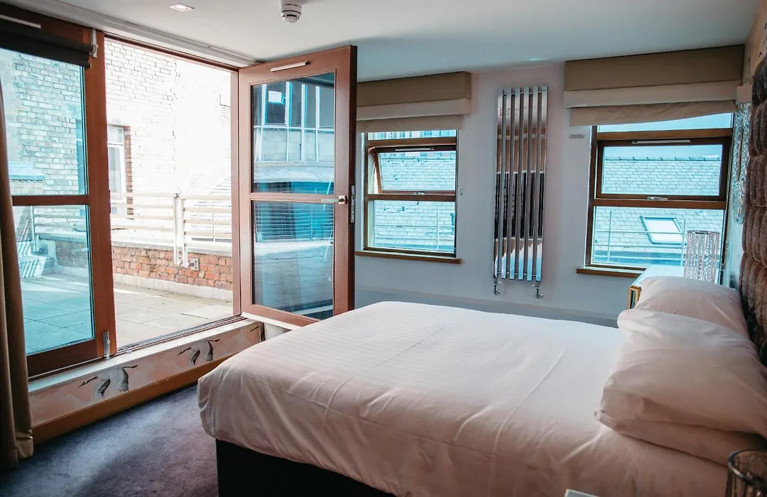 Posh Pads - Liverpool 1 - Apart-Hotel-1
