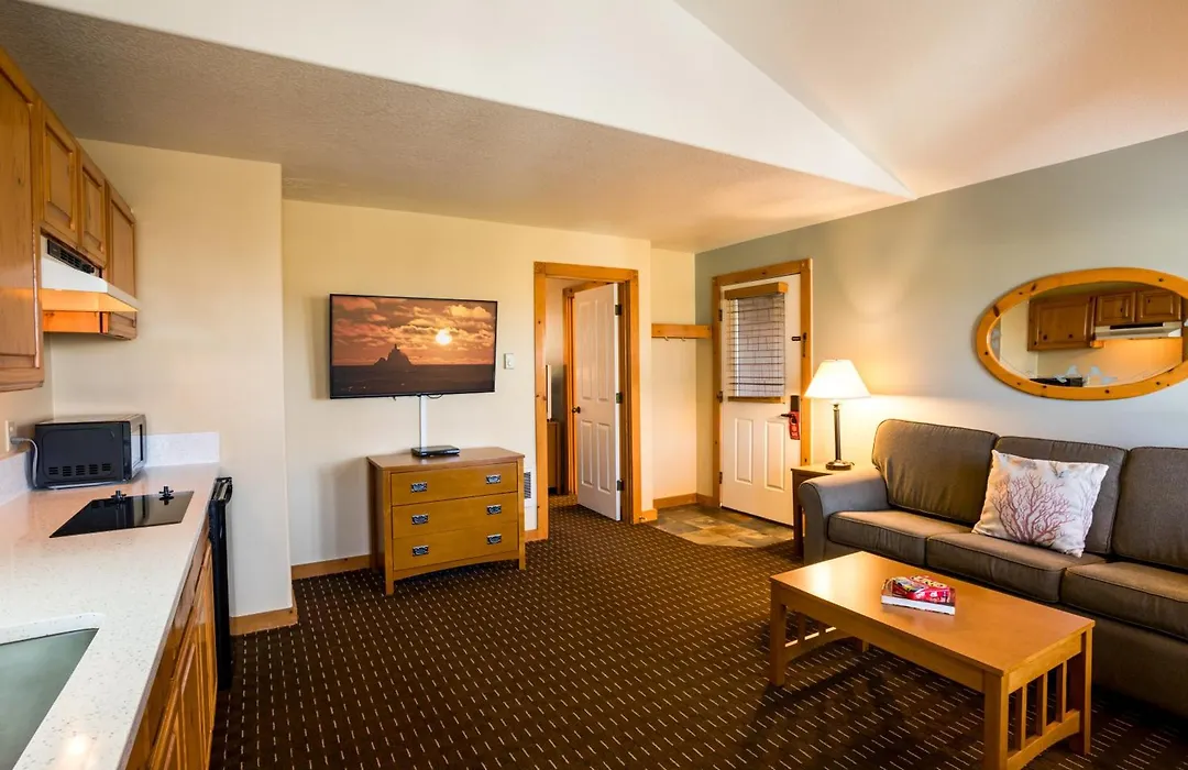 Lighthouse Inn-1