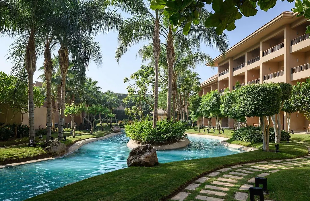 Dusit Thani Lakeview Cairo-1