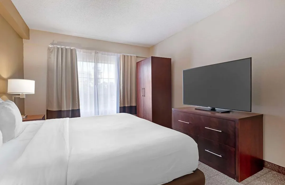 Comfort Suites Downtown-1