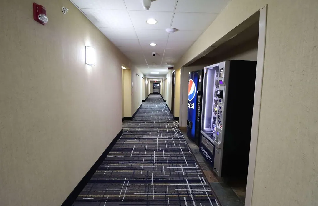 Super 8 By Wyndham Perryville-1