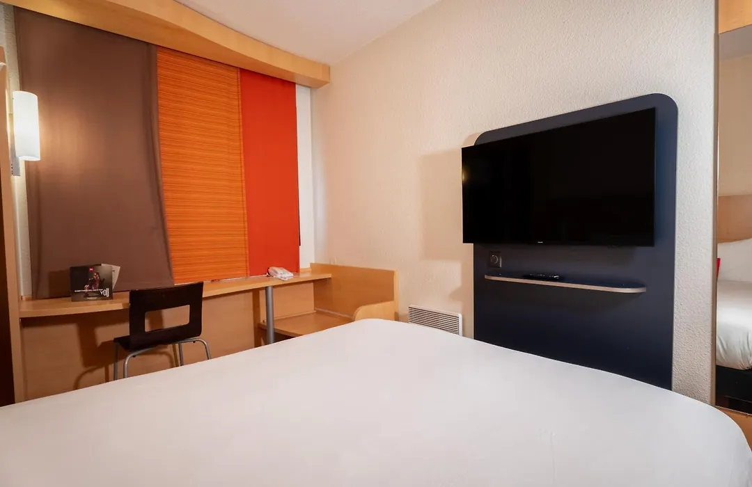 ibis Paris Pont de Suresnes Longchamp-1