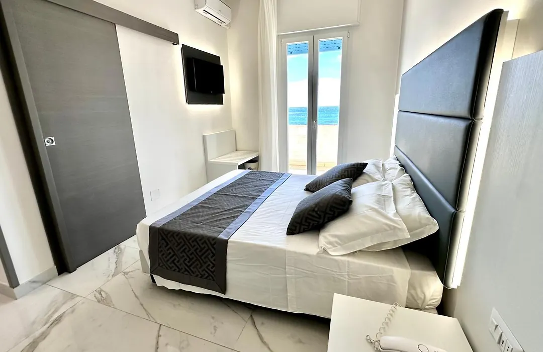 Hotel Blu-1