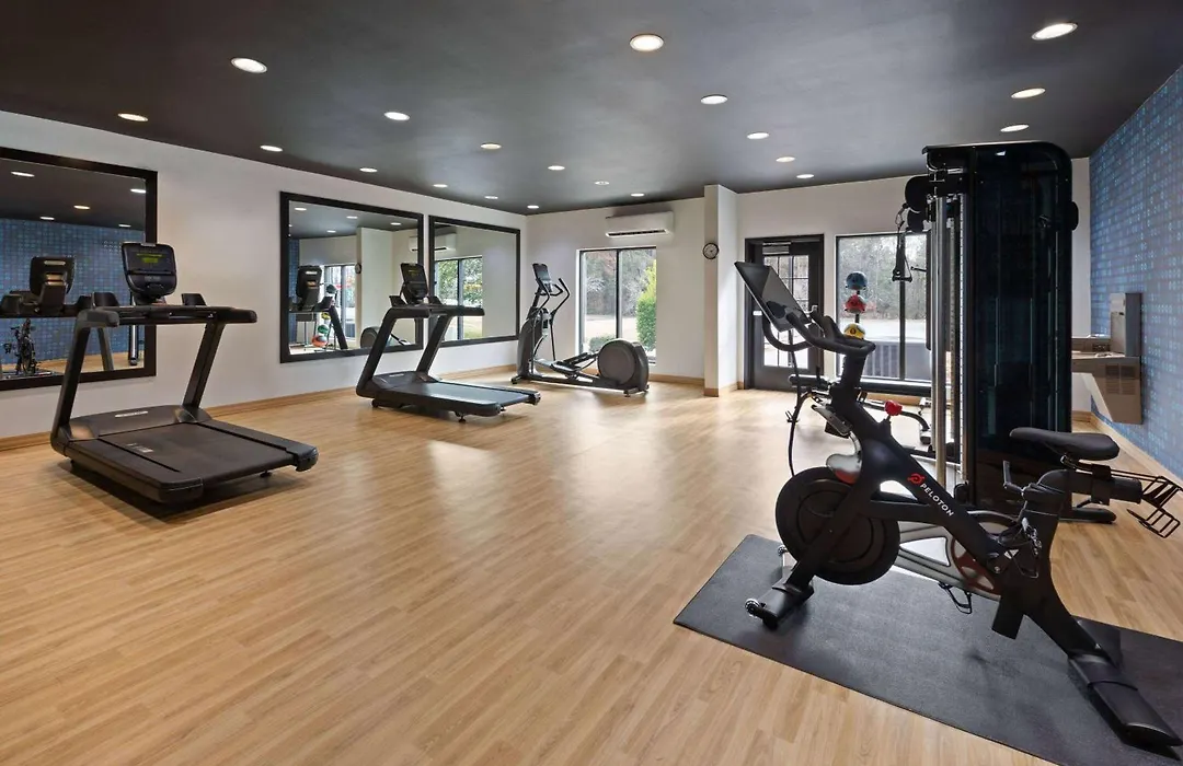 La Quinta Inn & Suites By Wyndham Meridian-1