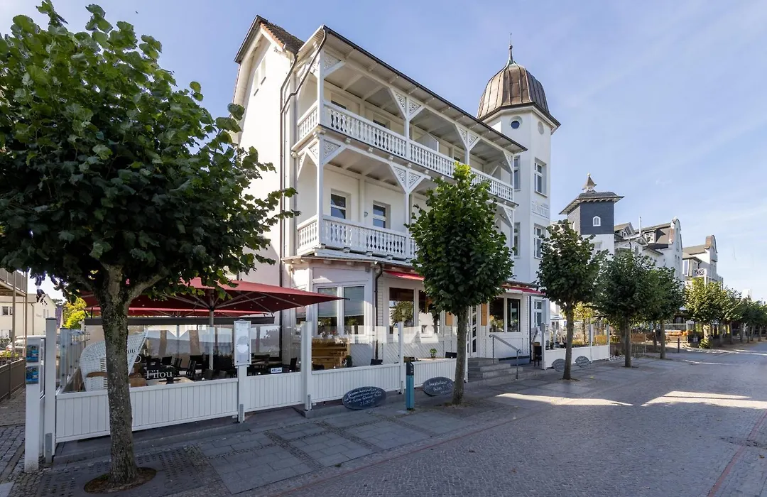 Strandhotel zur Promenade-1