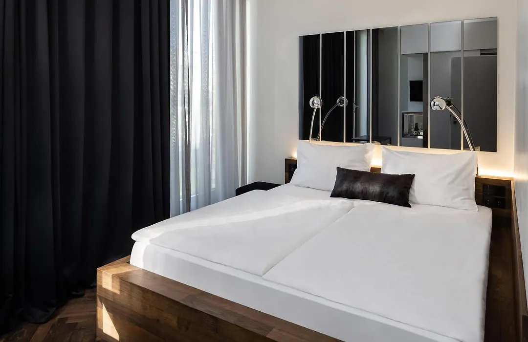Hotel Amano Grand Central-1