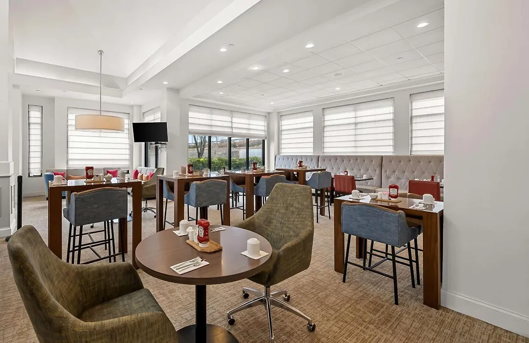 Hilton Garden Inn Plymouth-1