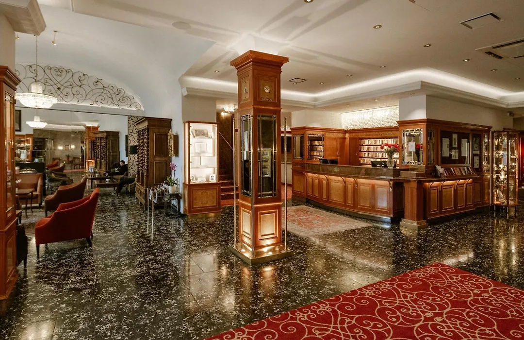 Hotel Stefanie-1