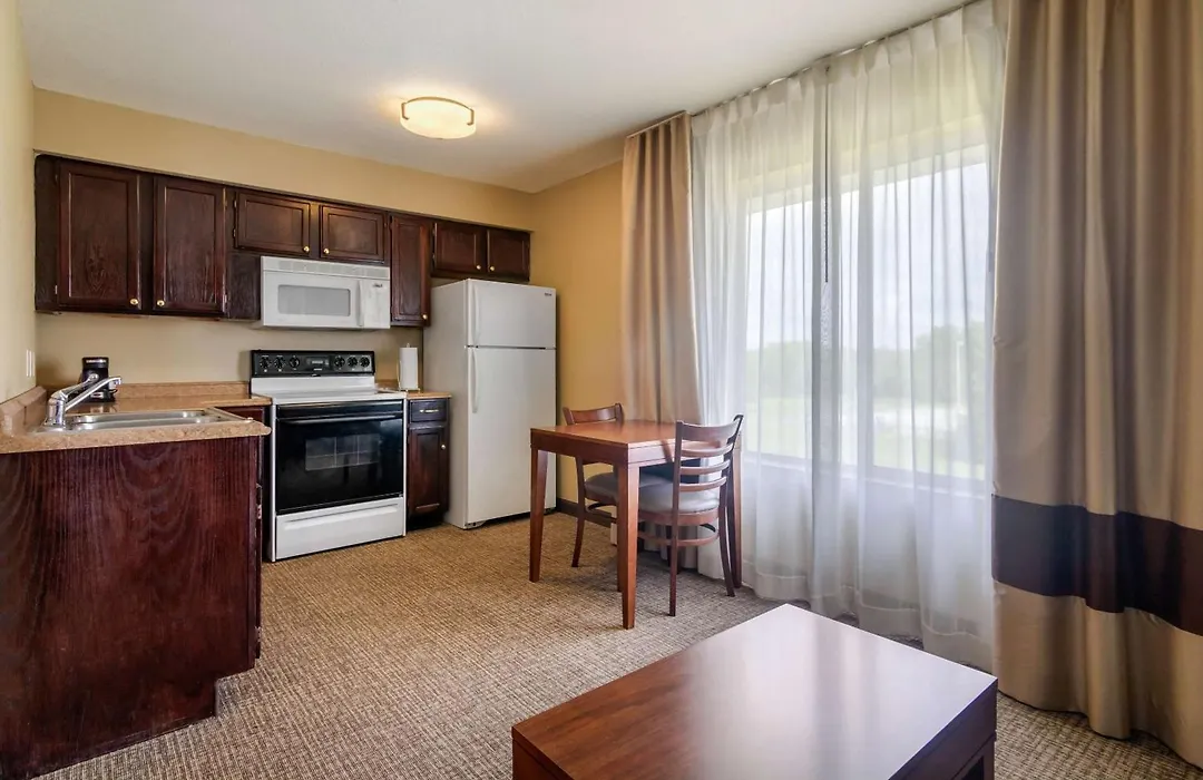 Comfort Inn & Suites Pittsburg Ks-1
