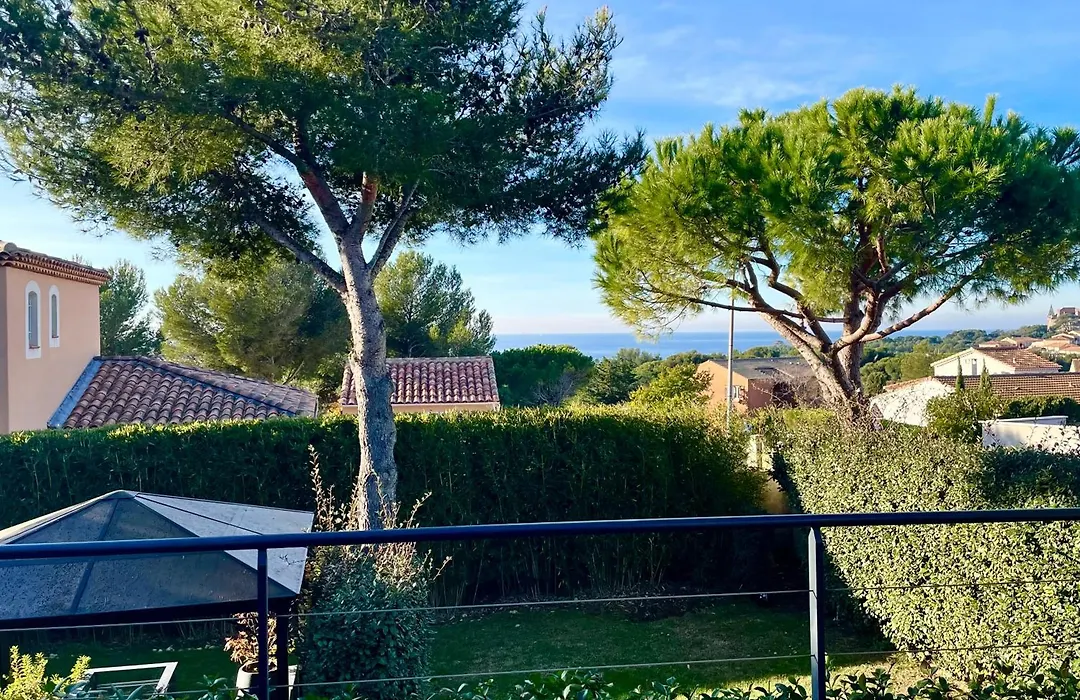 L'Escale Cote Bleue B&B And Spa-1