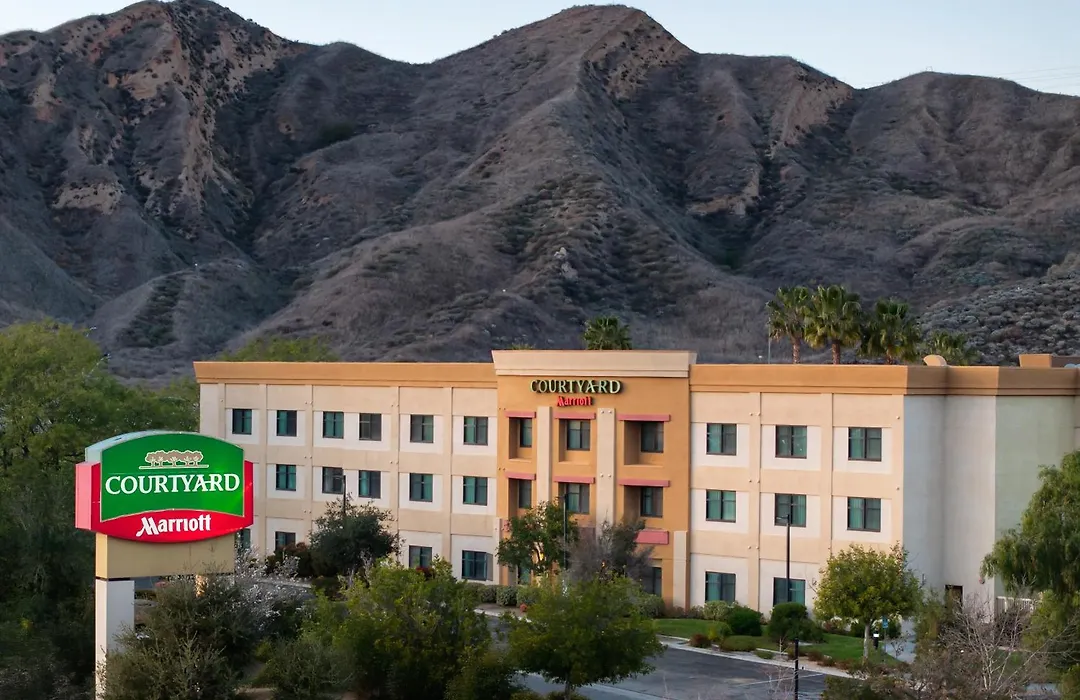 Courtyard By Marriott Santa Clarita Valencia-1