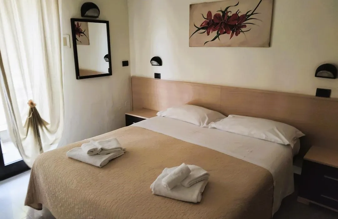 Hotel Garisenda sul Lungomare Riccione B&BRUNCH-1