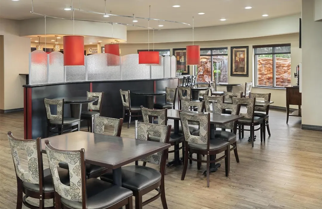 Best Western Premier Crown Chase Inn & Suites-1